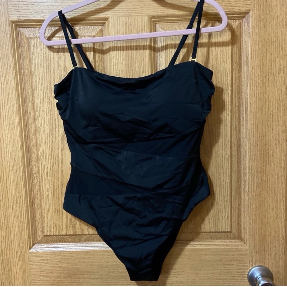 New Mesh Cutout Wrap
Bandeau One Piece Swimsuits
For All Plus Size 14 - Picture 4 of 5